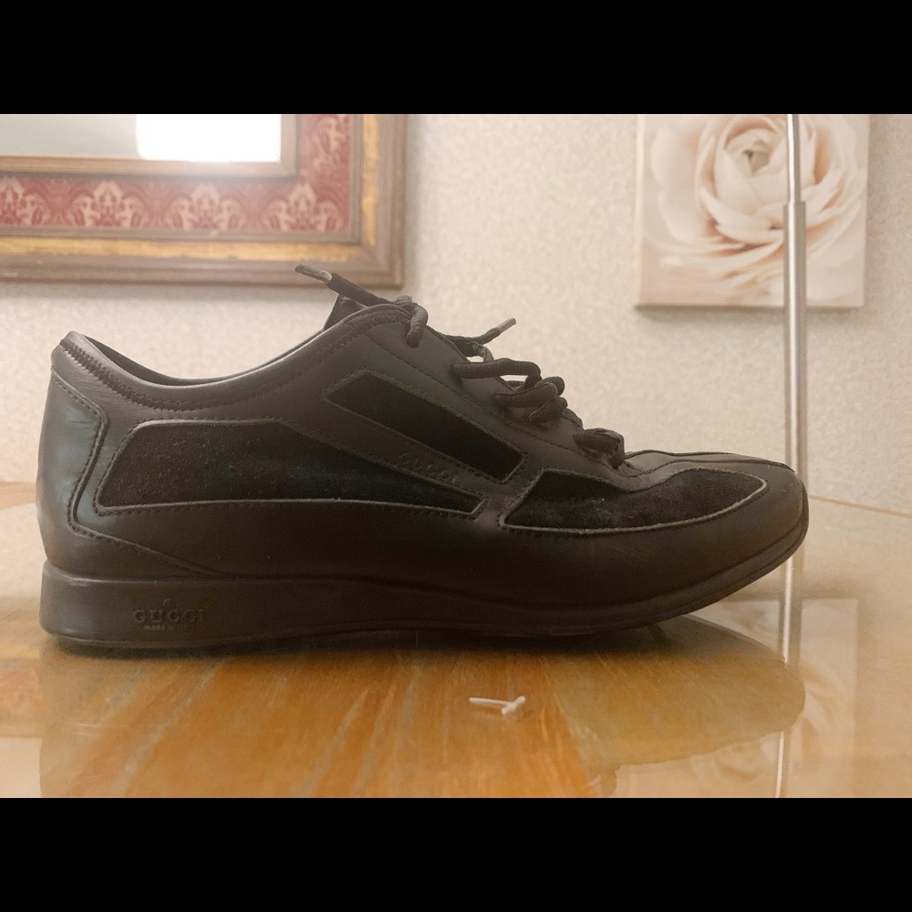 💯 % Authentic Gucci Black Leather Sneakers
